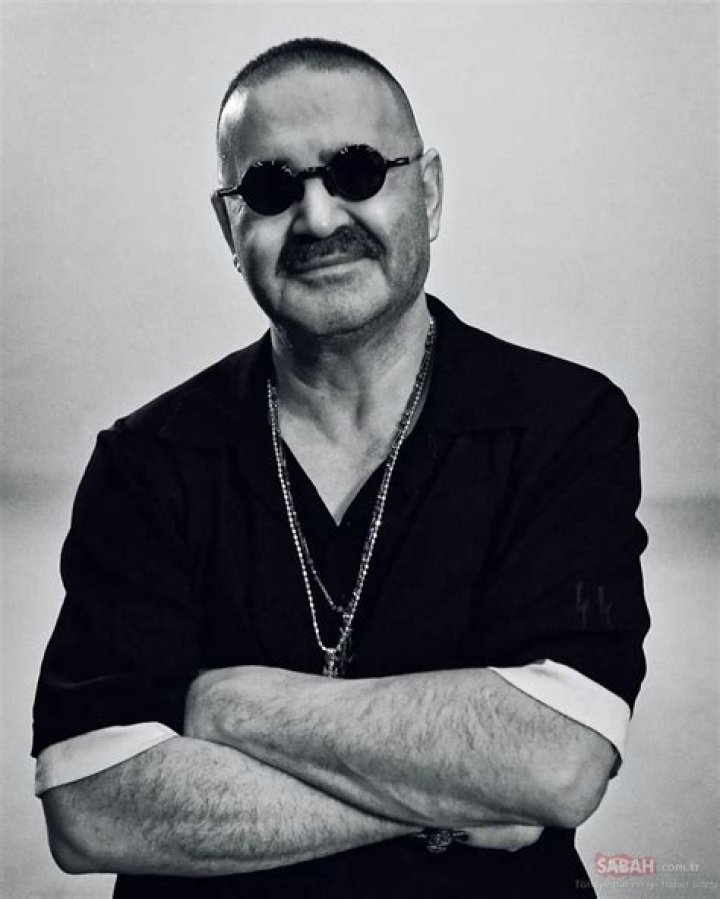 Şafak Sezer