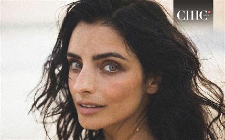 Aislinn Derbez
