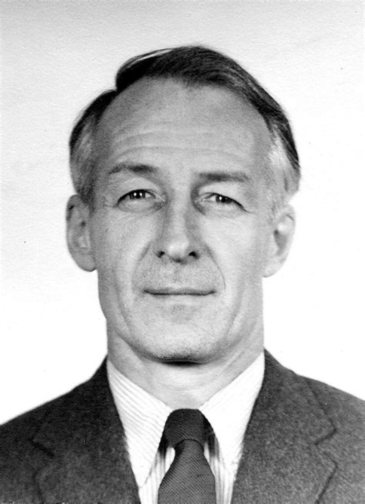 Alexander Saxton
