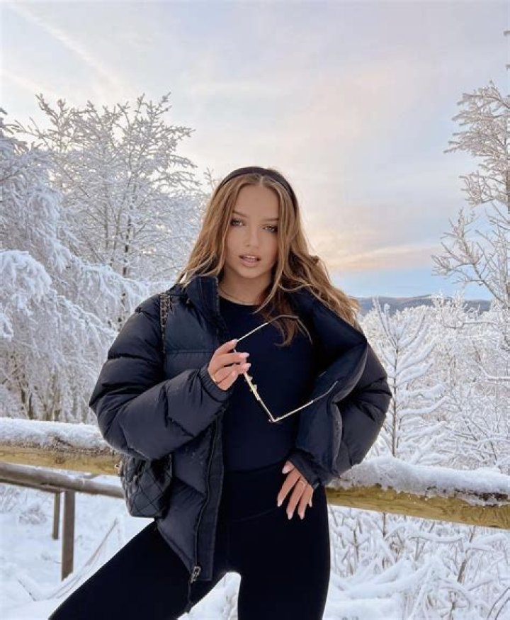Alina Mour