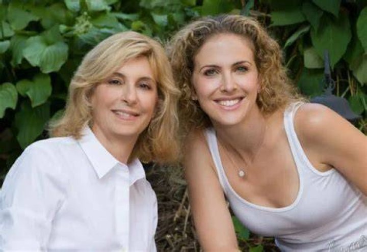 All About Emily Ishbia | Age, Net Worth, Bio, Career
