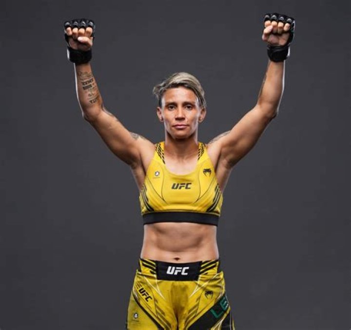 Amanda Lemos