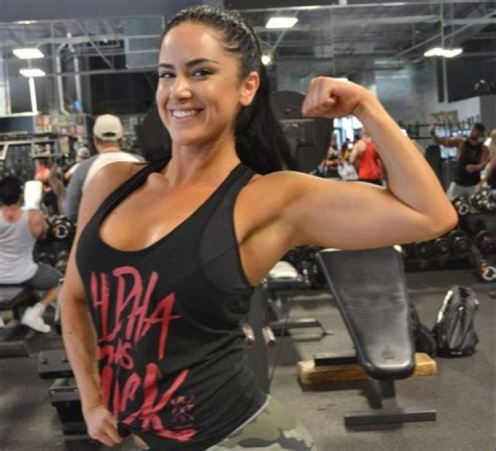 Anette De La Rosa
