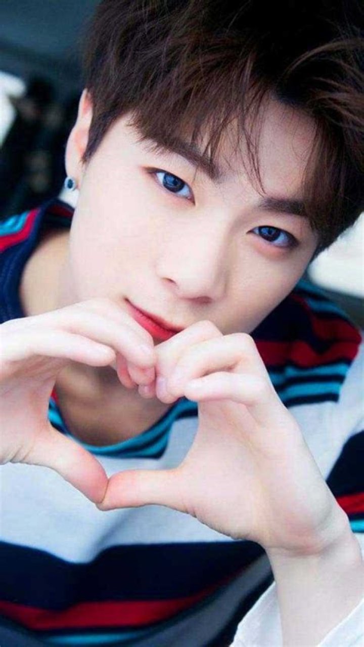 Astro Moonbin