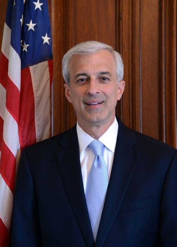 Dennis Algiere