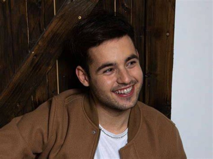 DePol Cantante | Wikipedia, Family And Ethnicity