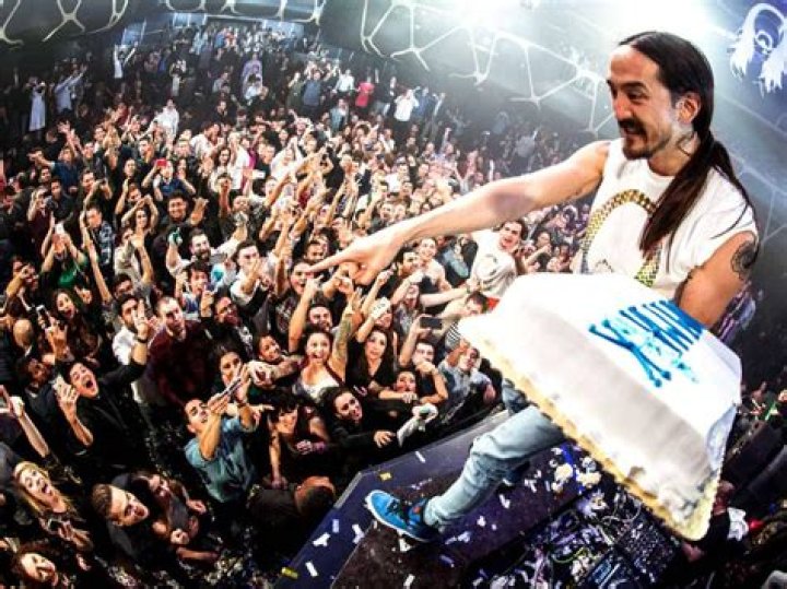 DJ Steve Aoki