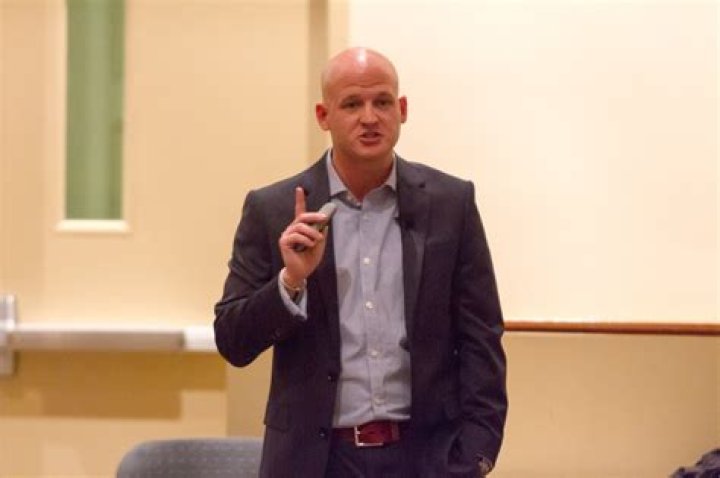 Dr Sean Brooks
