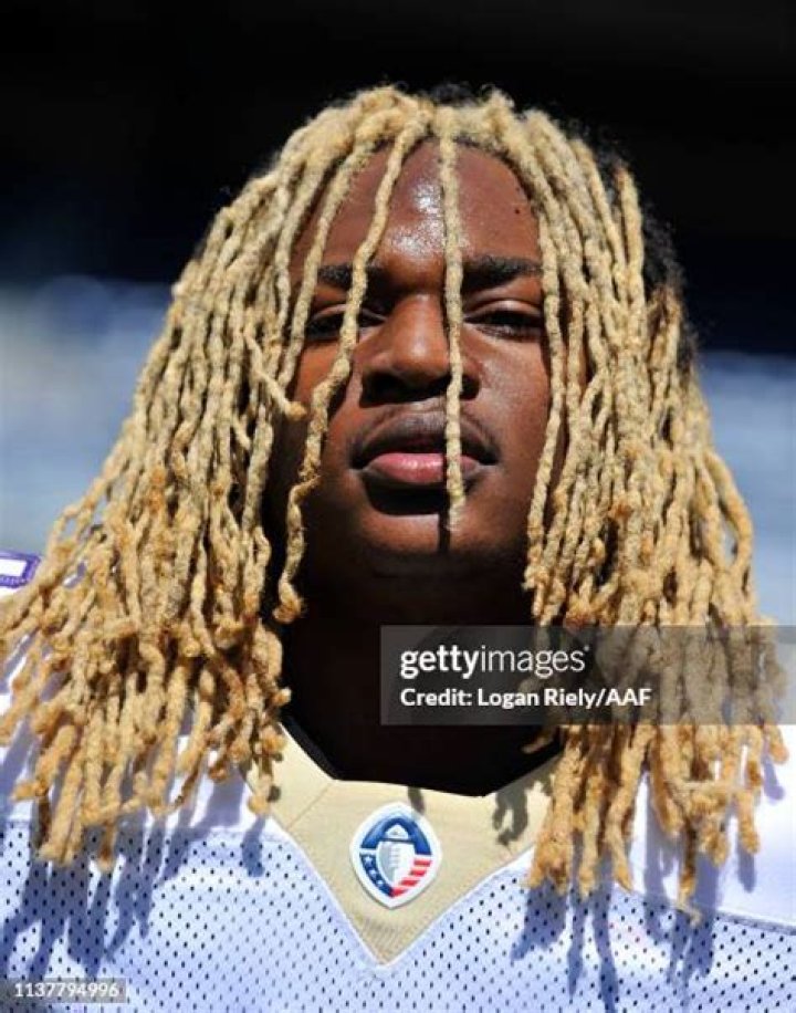 Dwayne Hollis