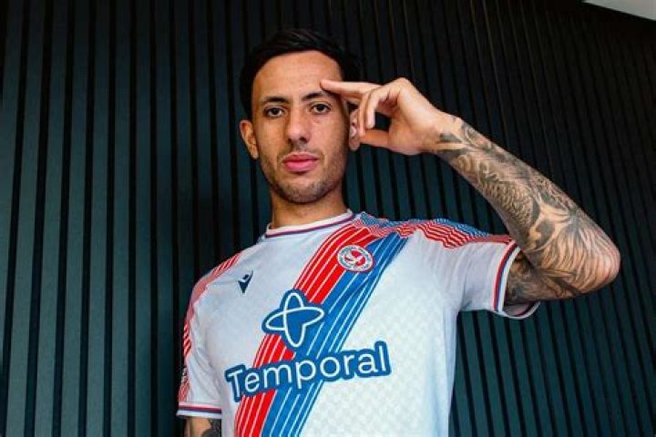 Dwight McNeil