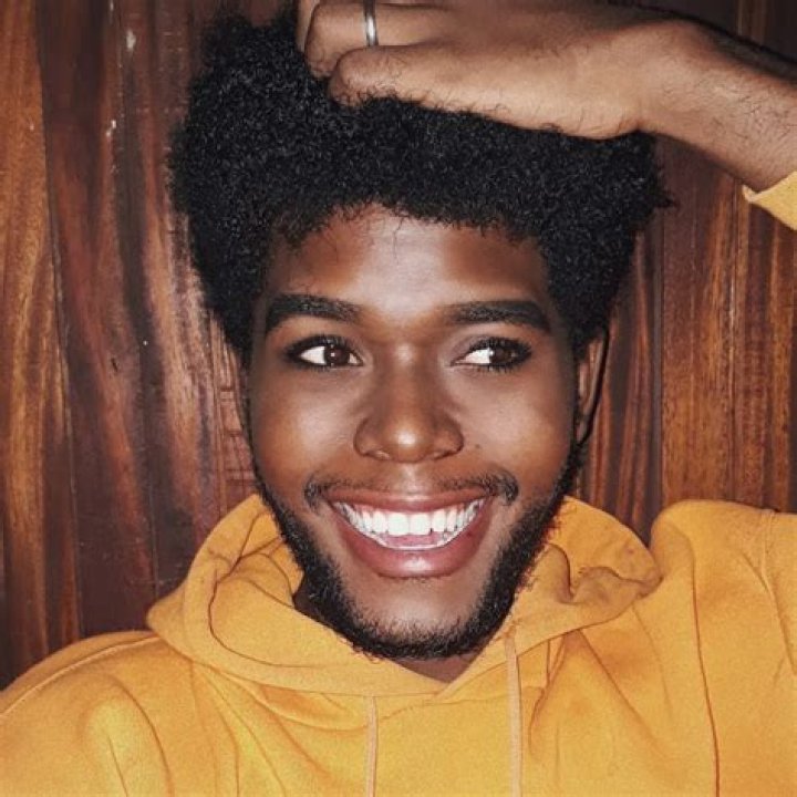 El Moreno Lewis