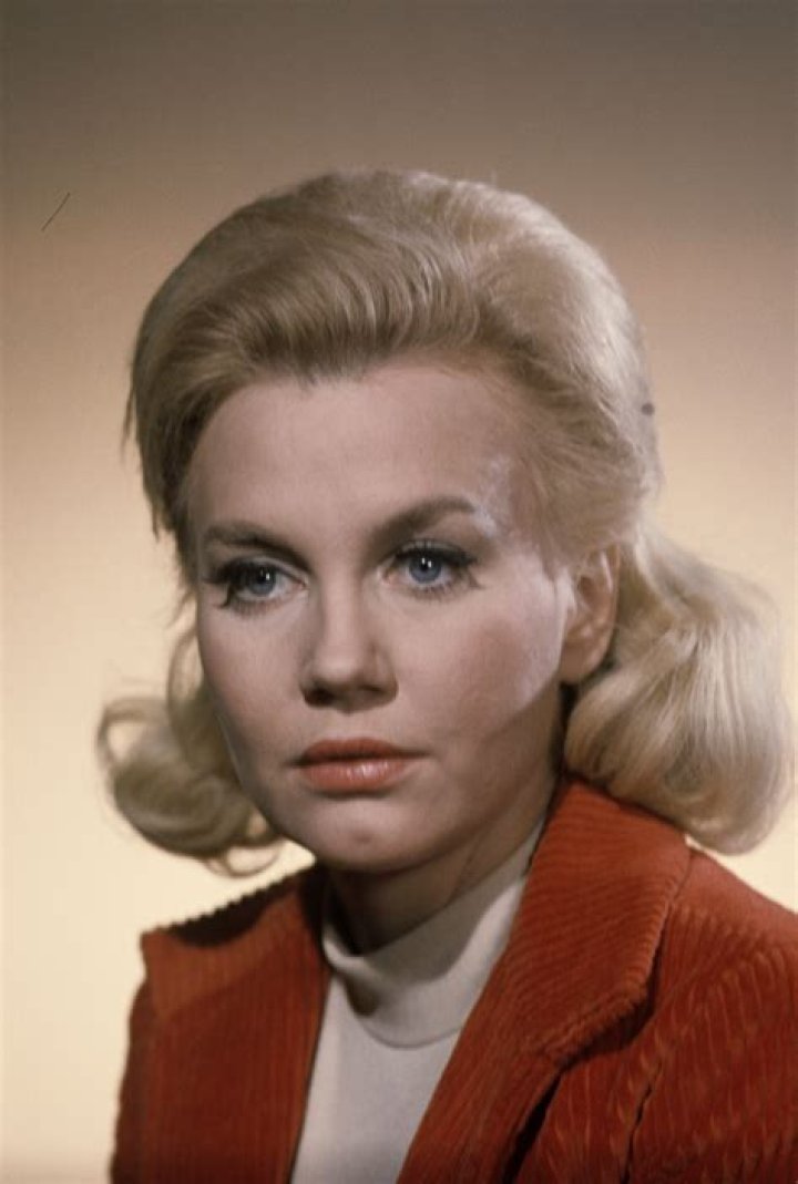 Elizabeth McRae