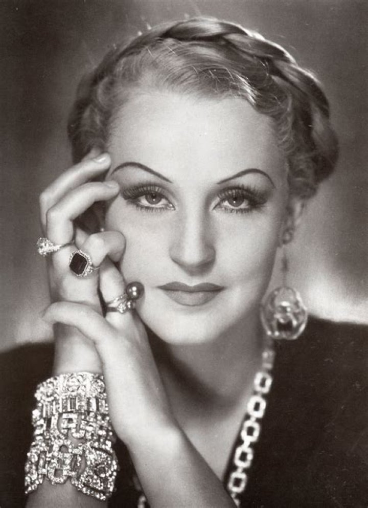 Elvira Popescu