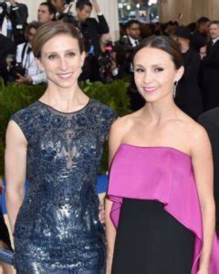 Emma Bloomberg with her sister