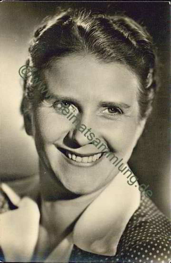 Erika Dunkelmann