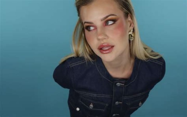 Felicia Aveklew