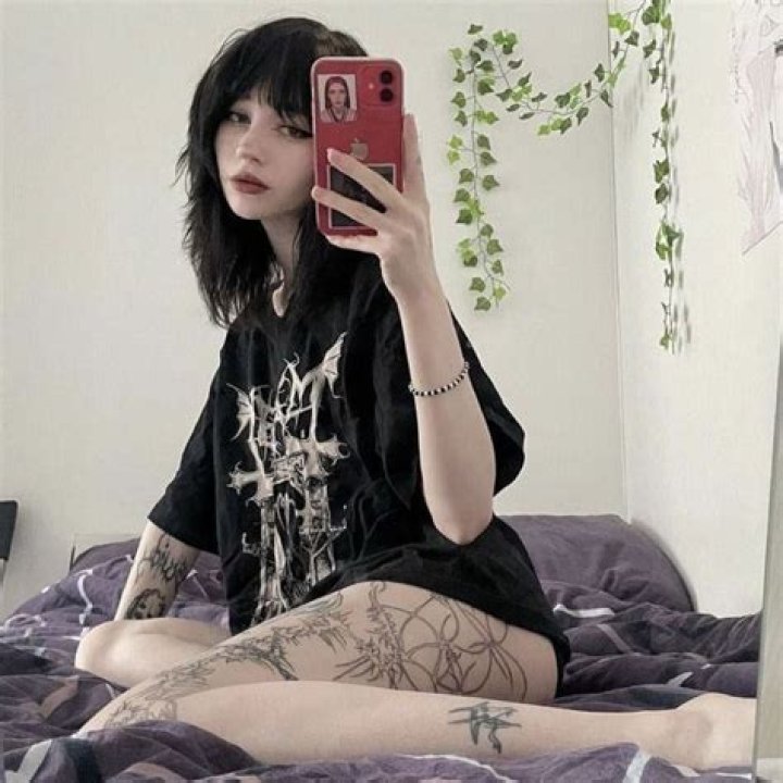 Girl Twitter