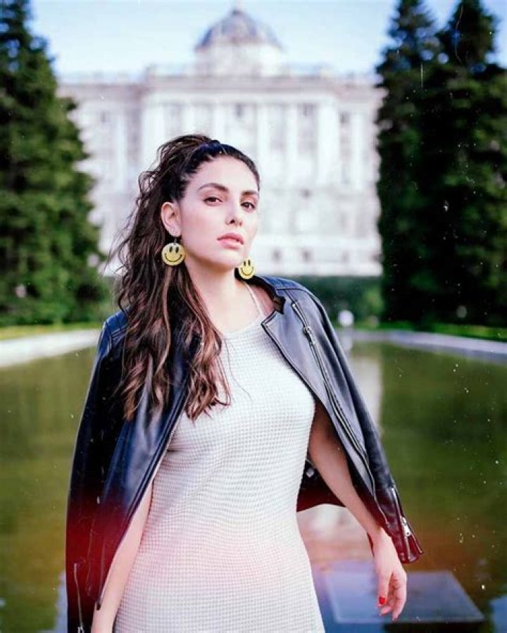 Gloria Aura