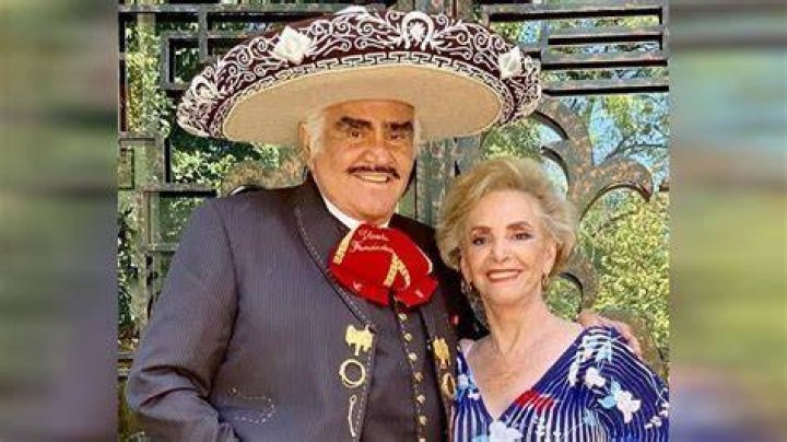 How Many brothers And Sisters Does Vicente Fernandez Have