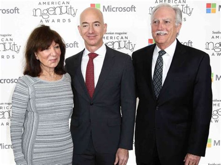 Jacklyn Bezos