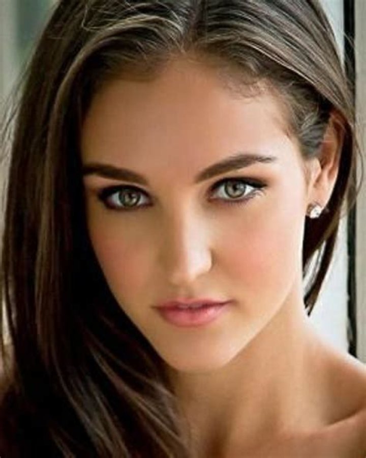 Jaclyn Swedberg