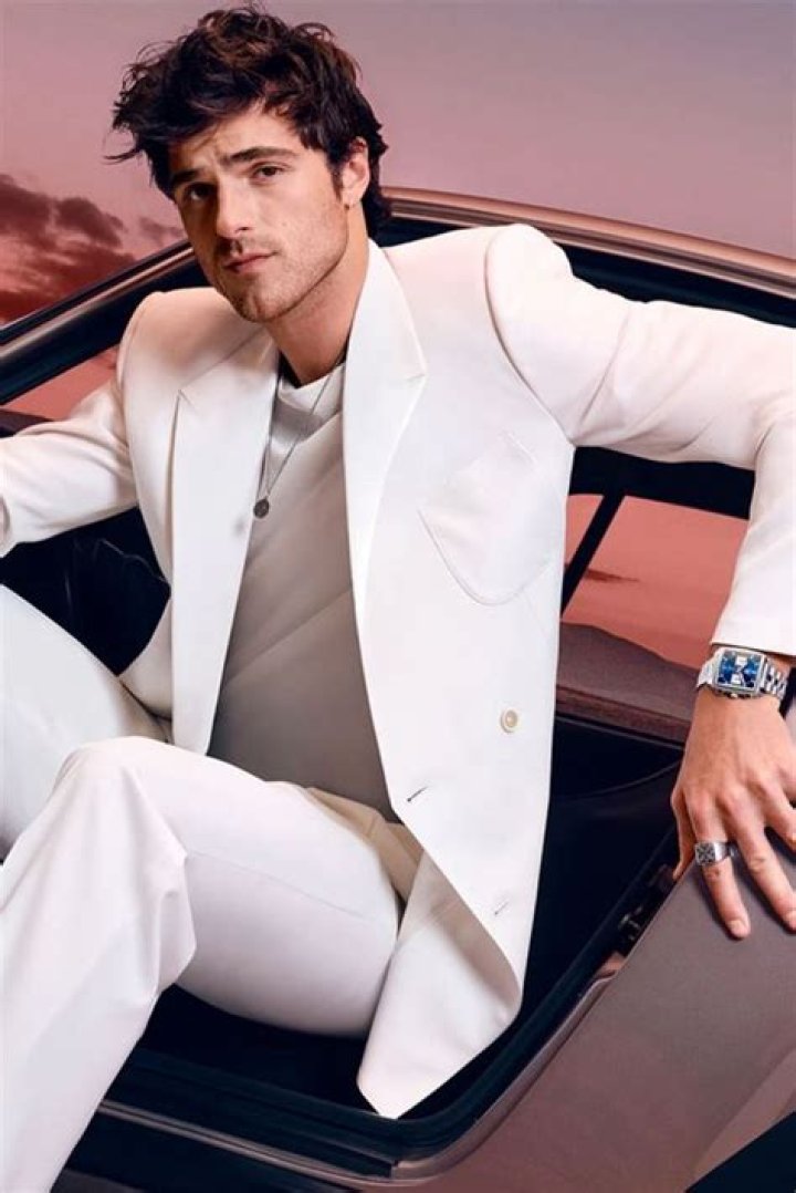 Jacob Elordi- Net Worth, Bio, Wiki, Height, Weight, Career