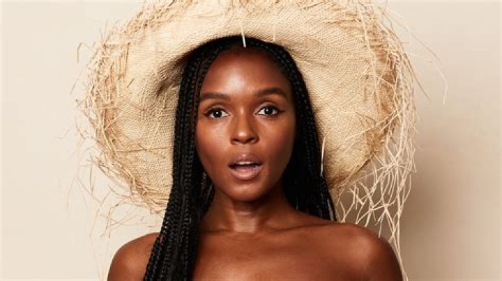 Janelle Knox-Hayes