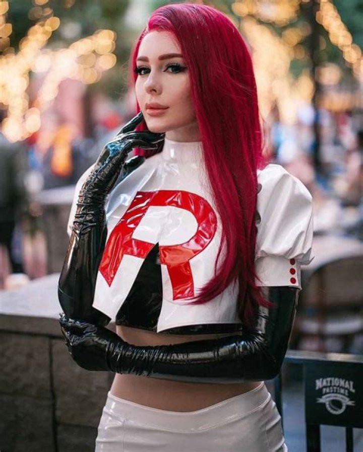 Jenna Lynn Meowri