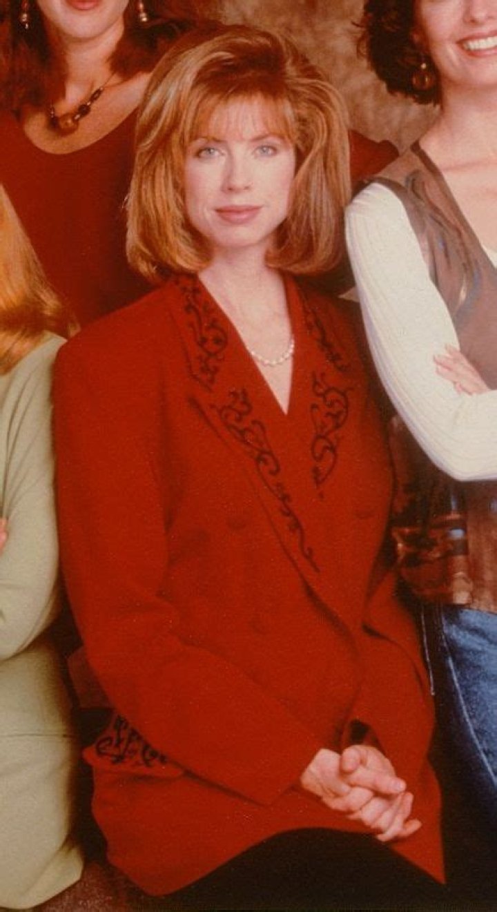 Julianne-Phillips
