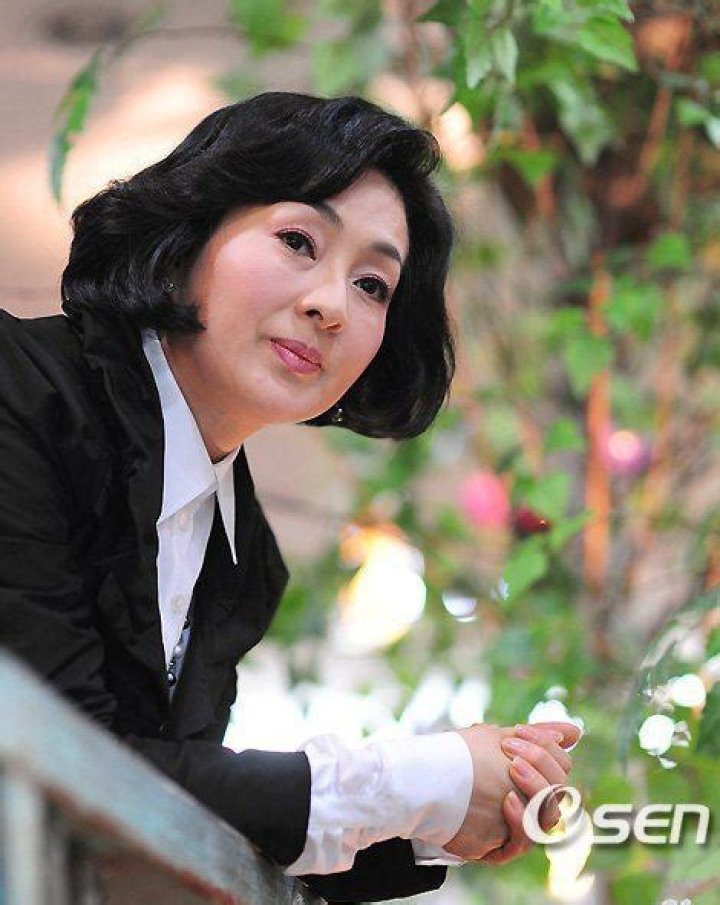 Lee Bo-hee