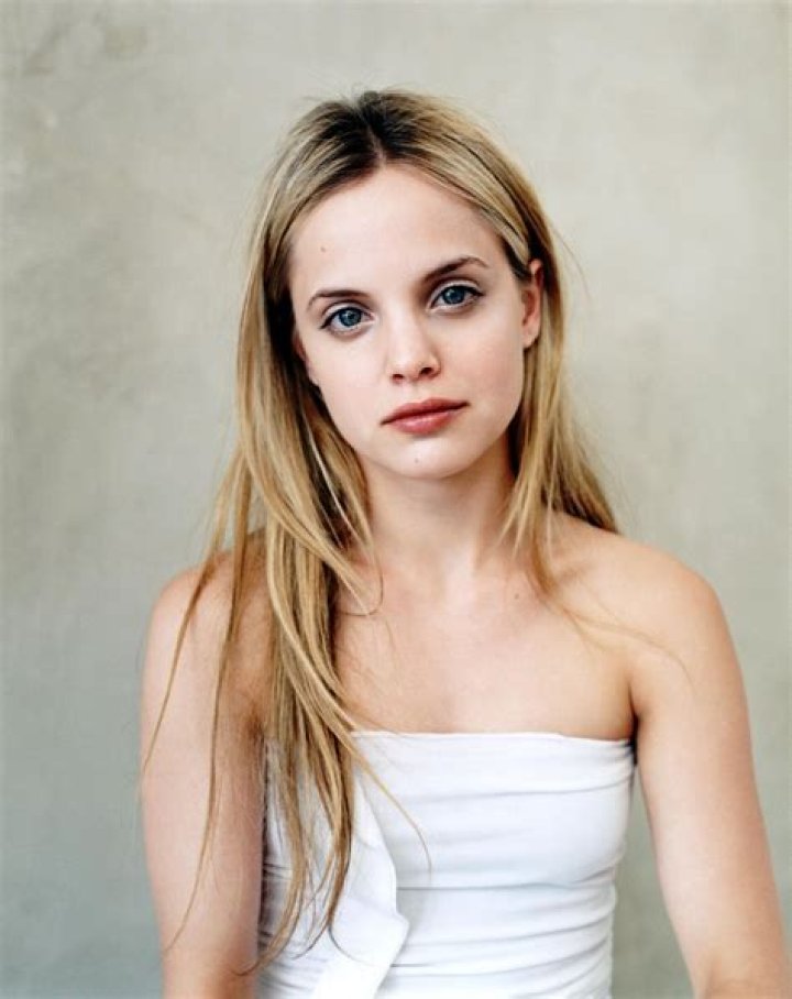 Mena Suvari