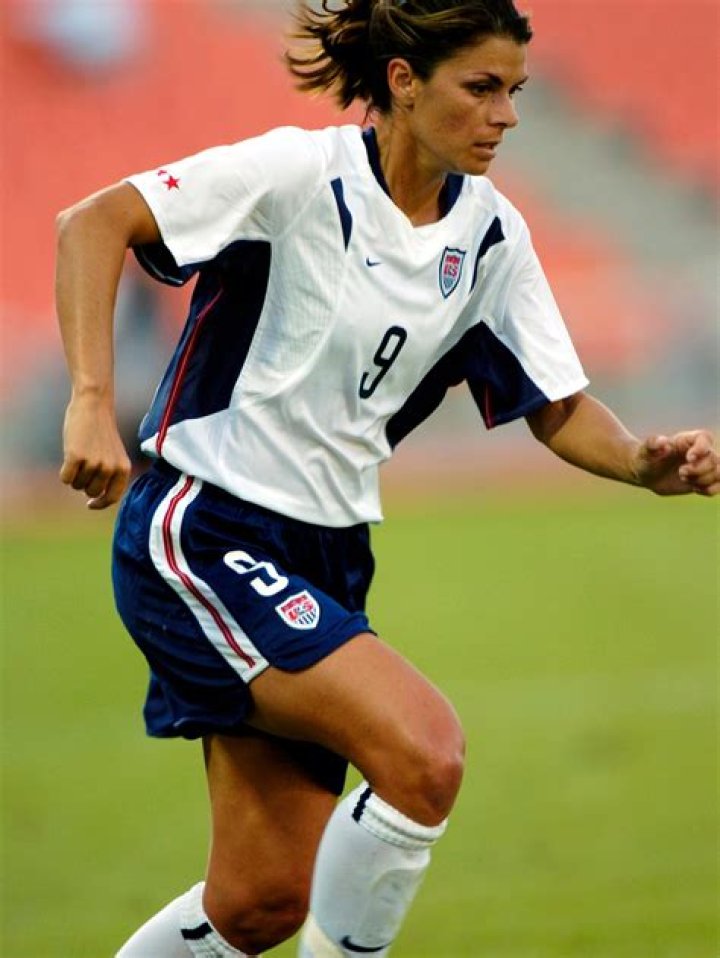 Mia Hamm | Bio, Age, Net Worth, Relationship, Career