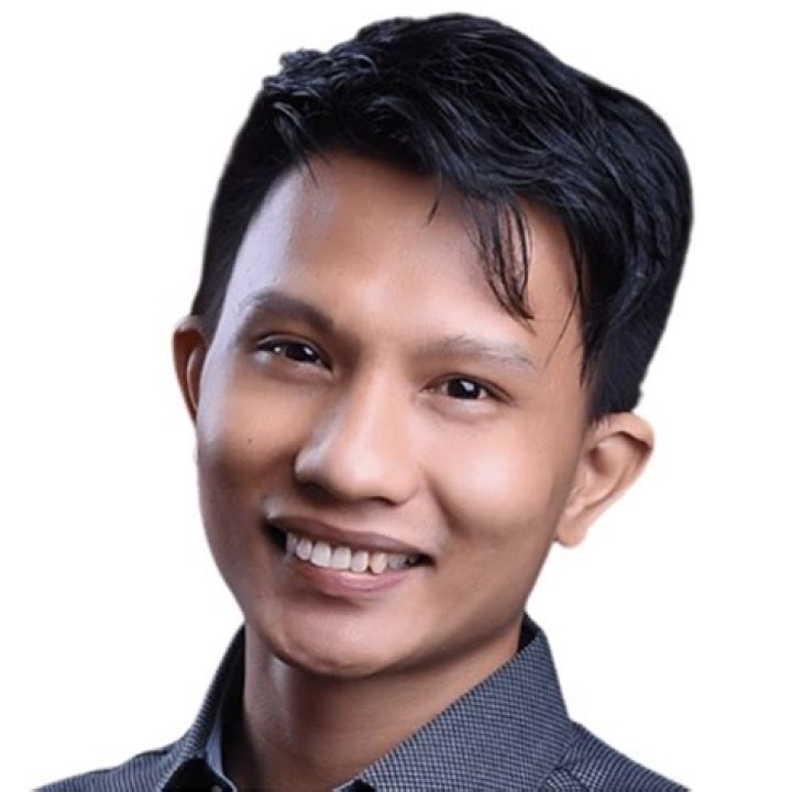 Mike &Aacute;ngel Salazar