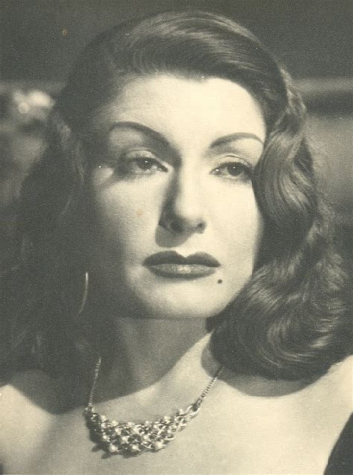 Mimi Chakib