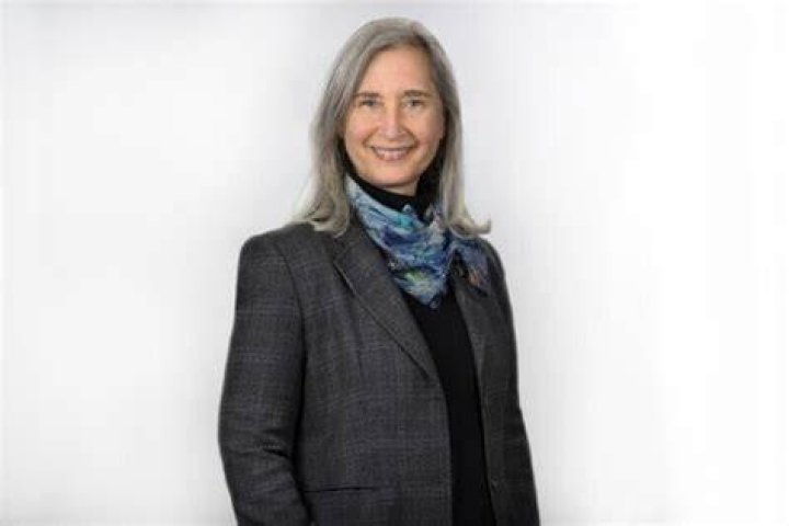 Nell Minow
