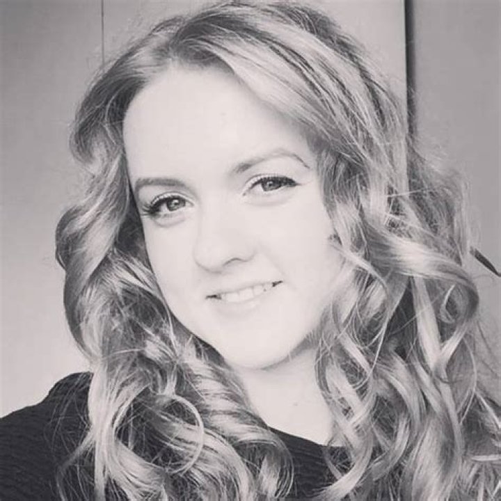Nieesia25