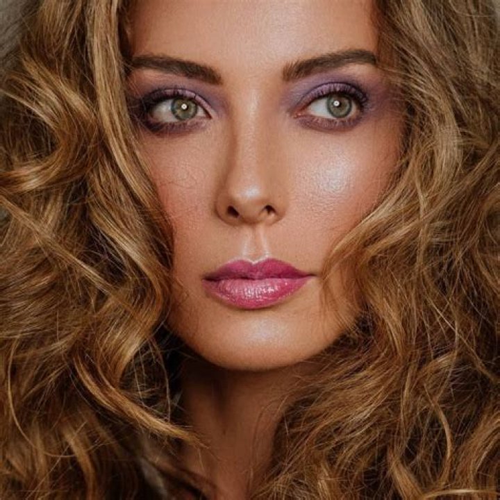 Norma Nivia