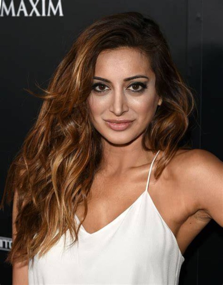 Noureen Dewulf