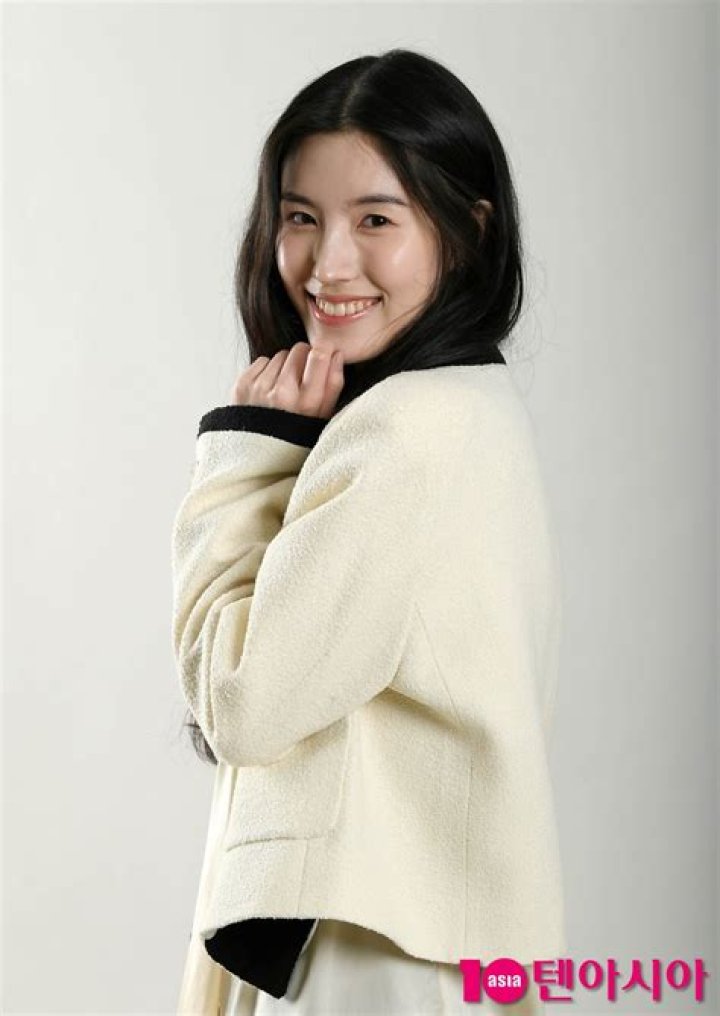 Park Si-yeon