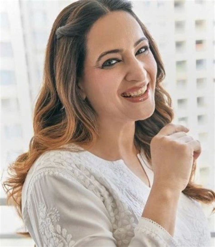 Rakshanda Khan