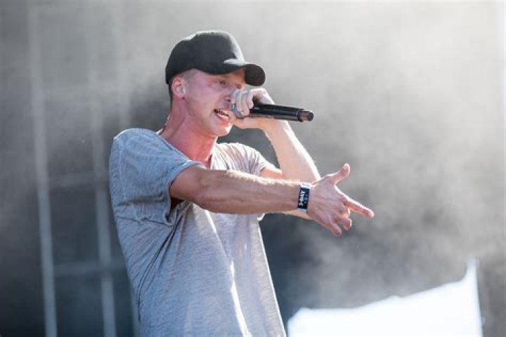 Rapper NF