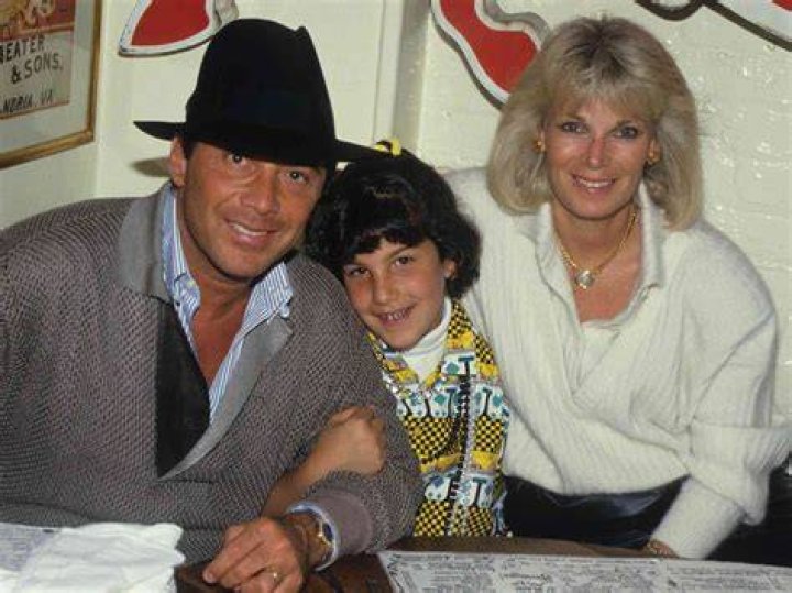 Relationship Between Paul Anka And His Wives And Children