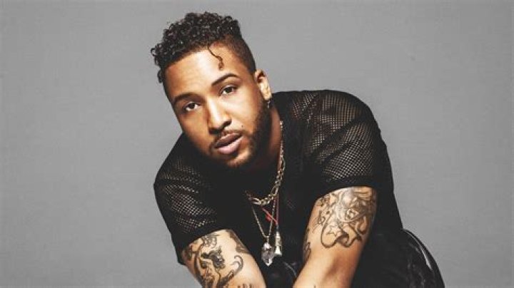Ro James