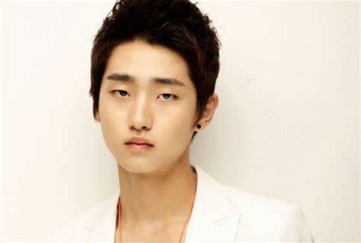 Shin Kang-woo