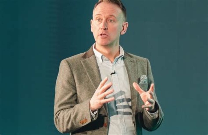 Simon Lynch
