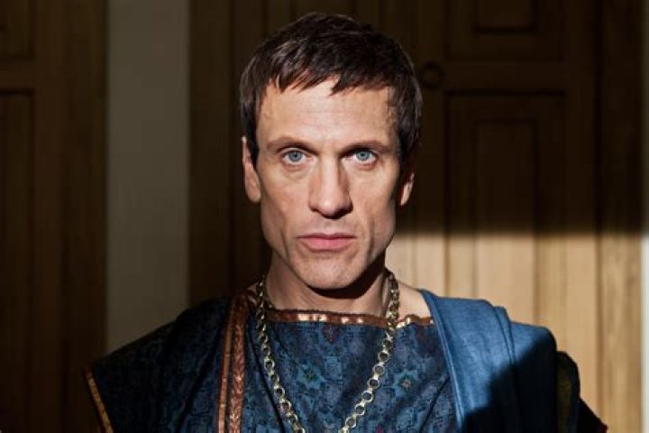 Simon Merrells