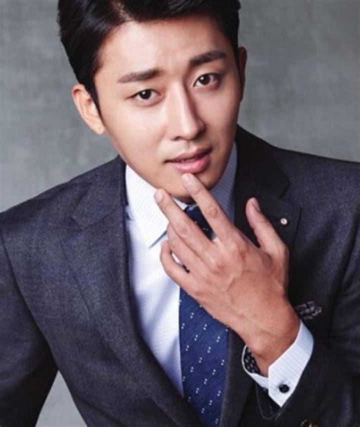 Son Ho jun