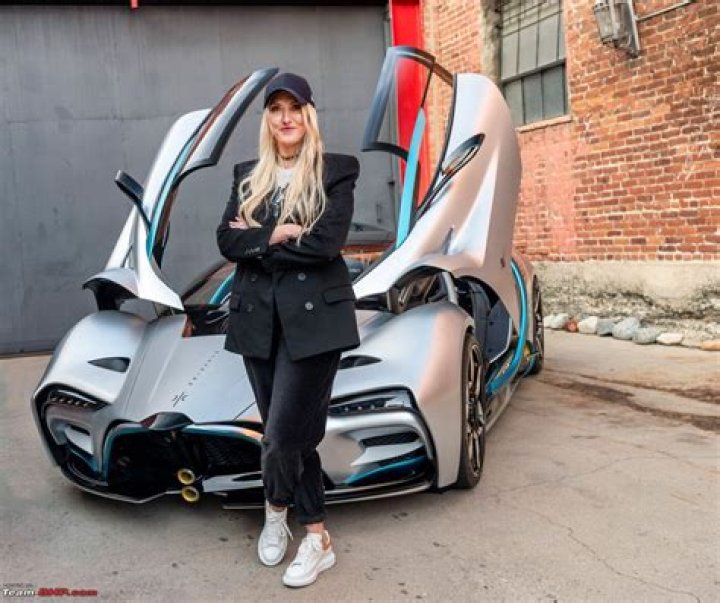 Supercar blondie