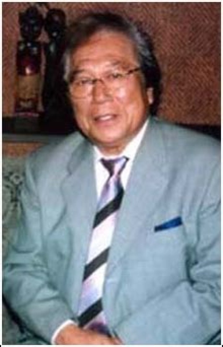 Takanobu Hozumi