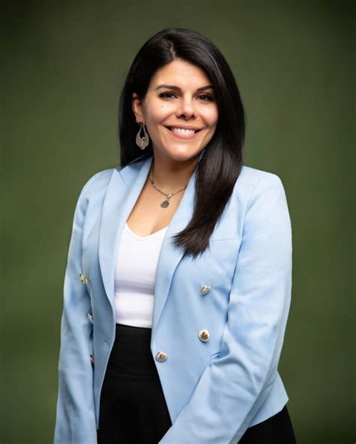 Vivian Salama